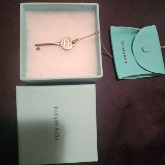 Return to Tiffany and co key - Picture 2 of 4